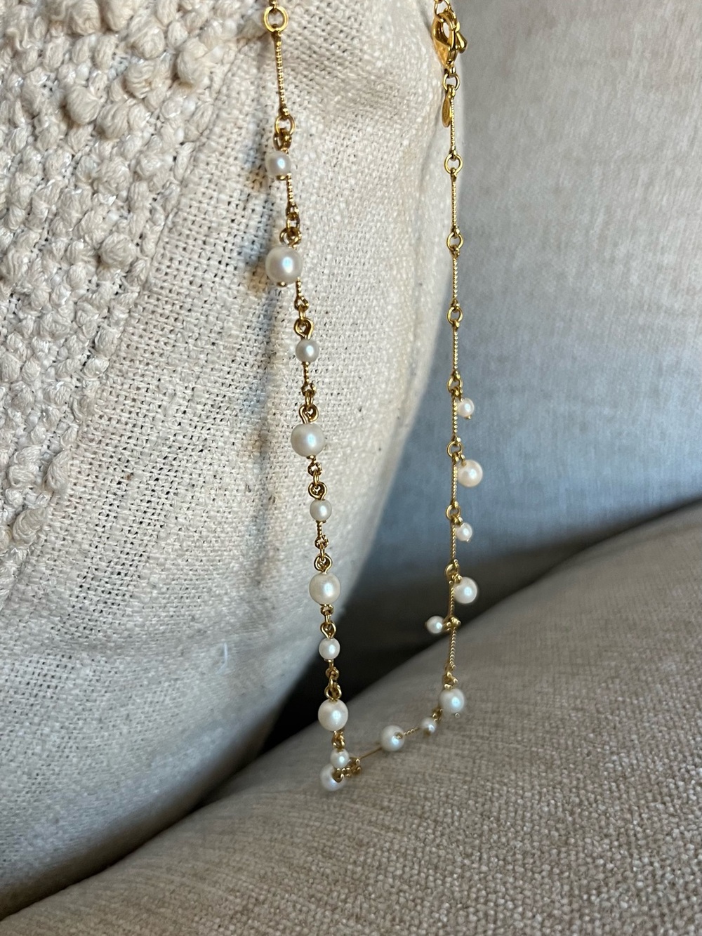 Vintage inspired Signed Premier Designs Gold Pearl Dangle Drop Necklace 18” - Picture 5 of 7